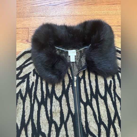 Chico’s Women’s Convertible Faux Fur Trimmed Sweater Jacket - Size 3 - Picture 4 of 10